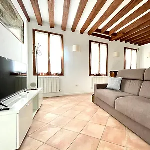 rossini-apartment.hotelslidodijesolo.com/
